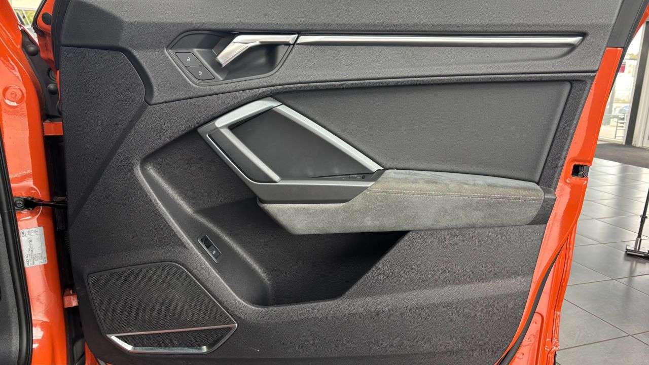 2019 AUDI Q3 2019 AUDI Q3