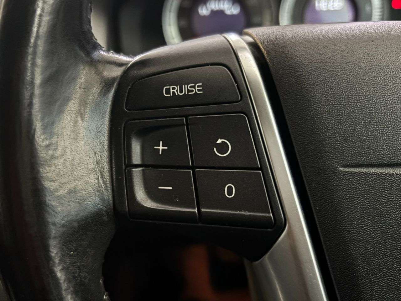 2012 VOLVO XC60 2012 VOLVO XC60