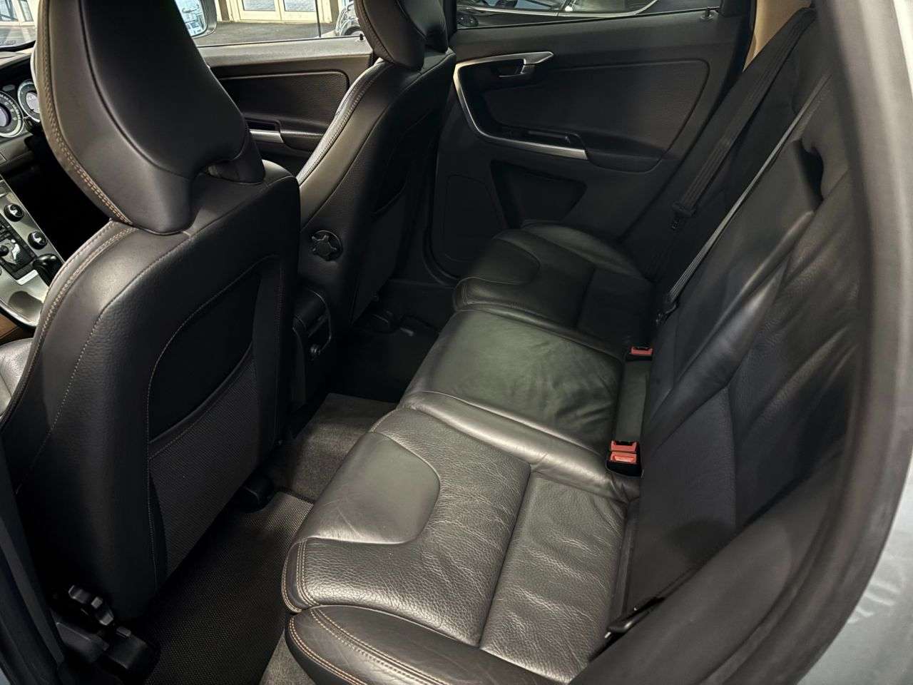 2012 VOLVO XC60 2012 VOLVO XC60