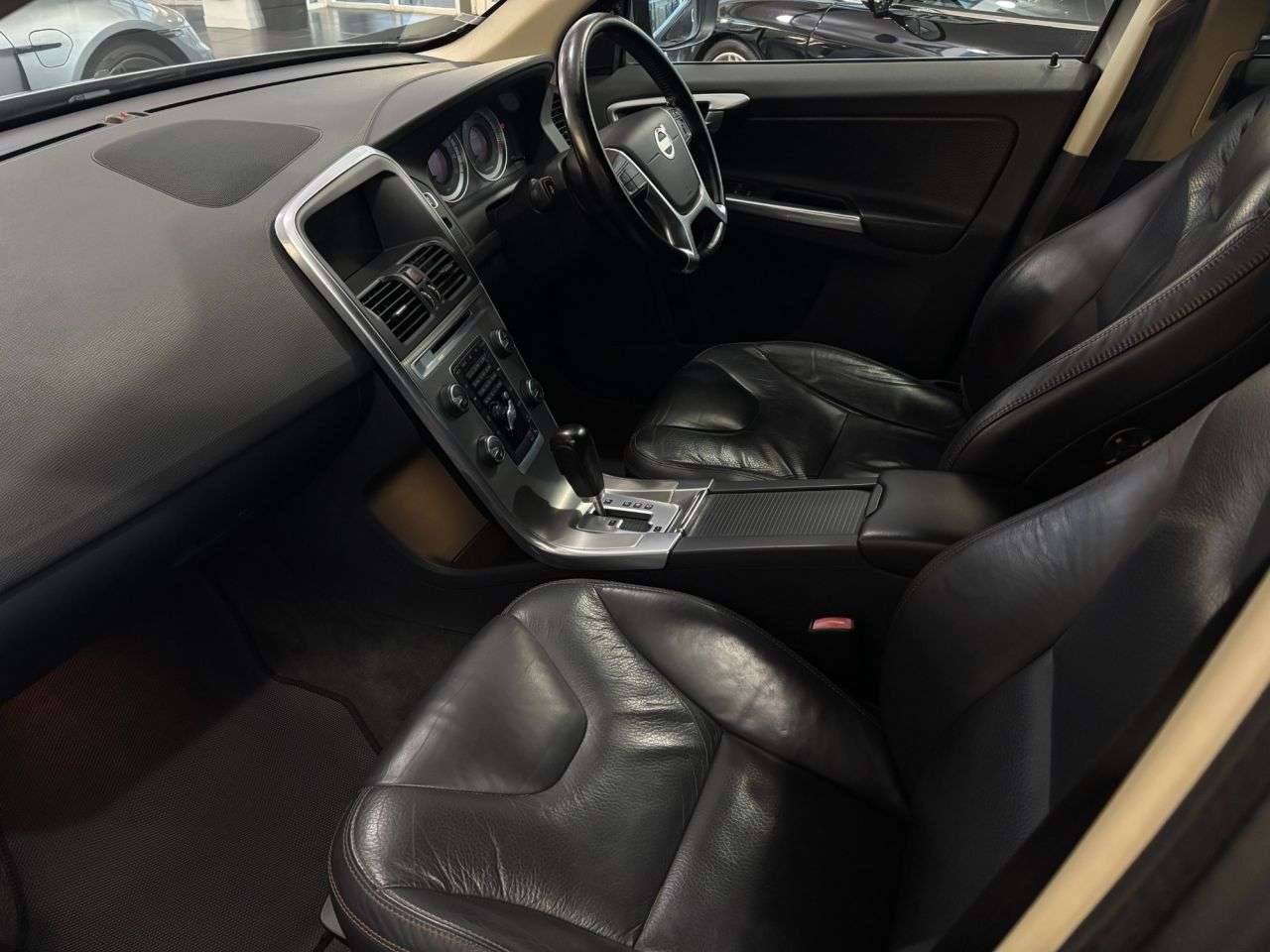 2012 VOLVO XC60 2012 VOLVO XC60