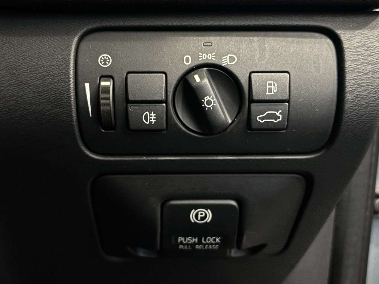 2012 VOLVO XC60 2012 VOLVO XC60