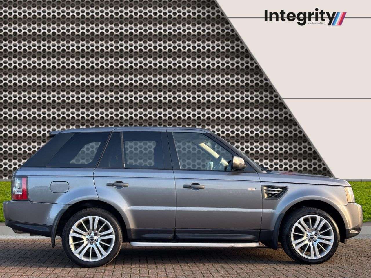 A 2011 LAND ROVER RANGE ROVER SPORT 3.0 TD V6 HSE SUV 5dr Diesel CommandShift 4WD Euro 5 (245 ps) Fantastic Ser A 2011 LAND ROVER RANGE ROVER SPORT 3.0 TD V6 HSE SUV 5dr Diesel CommandShift 4WD Euro 5 (245 ps) Fantastic Ser