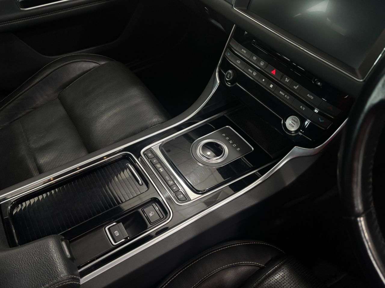 2016 JAGUAR XF 2016 JAGUAR XF