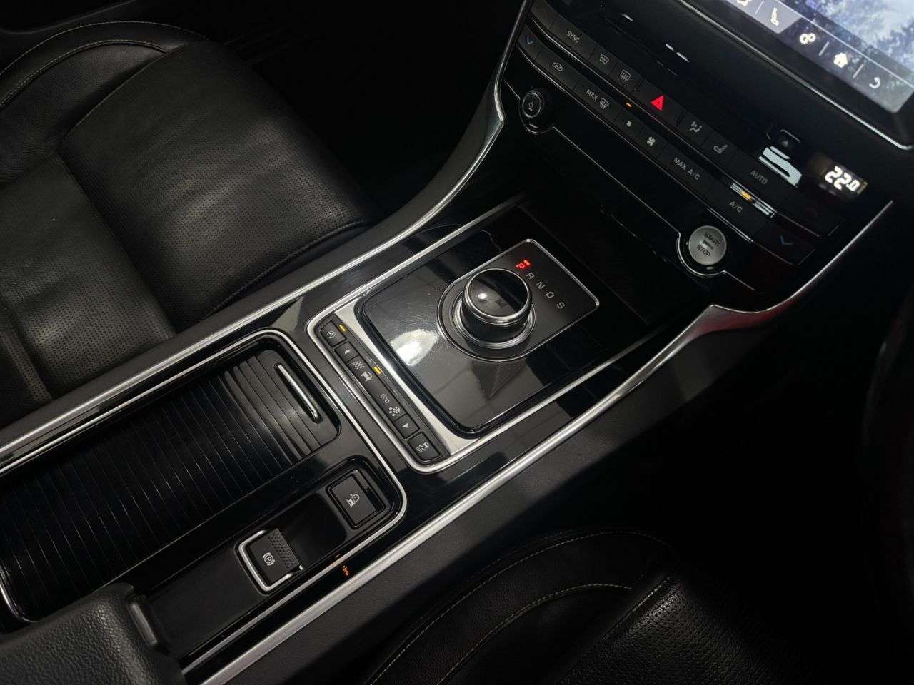 2016 JAGUAR XF 2016 JAGUAR XF