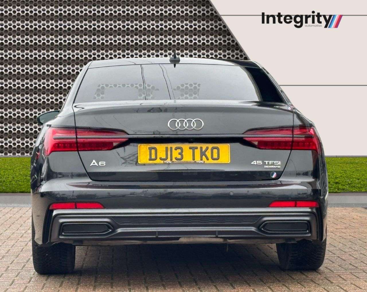 A 2019 AUDI A6 SALOON 2.0 TFSI 45 Black Edition Saloon 4dr Petrol S Tronic quattro Euro 6 (s/s) ( A 2019 AUDI A6 SALOON 2.0 TFSI 45 Black Edition Saloon 4dr Petrol S Tronic quattro Euro 6 (s/s) (