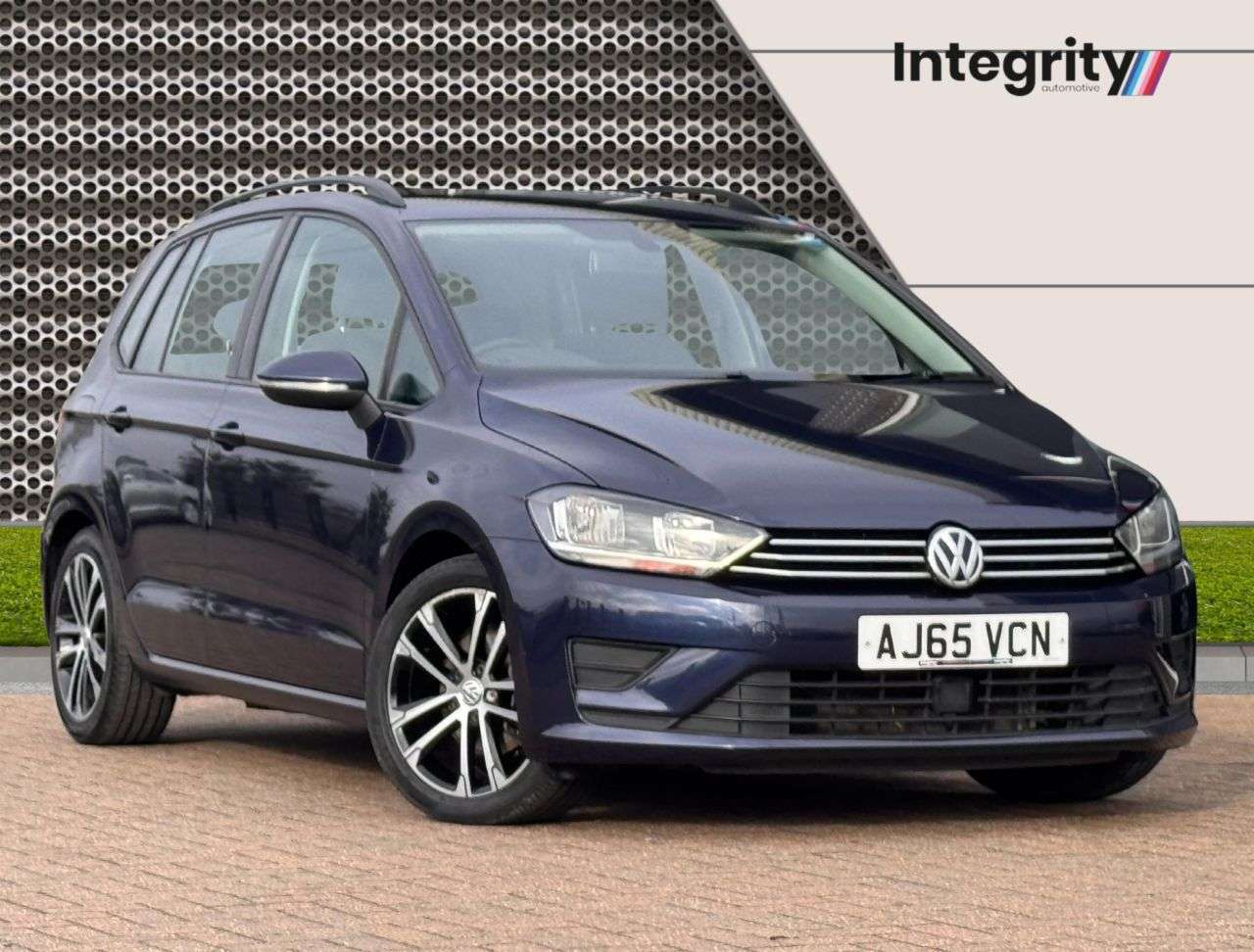 A 2015 VOLKSWAGEN GOLF SV 1.4 TSI BlueMotion Tech SE MPV 5dr Petrol DSG Euro 6 (s/s) (125 ps) 9 VW Se A 2015 VOLKSWAGEN GOLF SV 1.4 TSI BlueMotion Tech SE MPV 5dr Petrol DSG Euro 6 (s/s) (125 ps) 9 VW Se