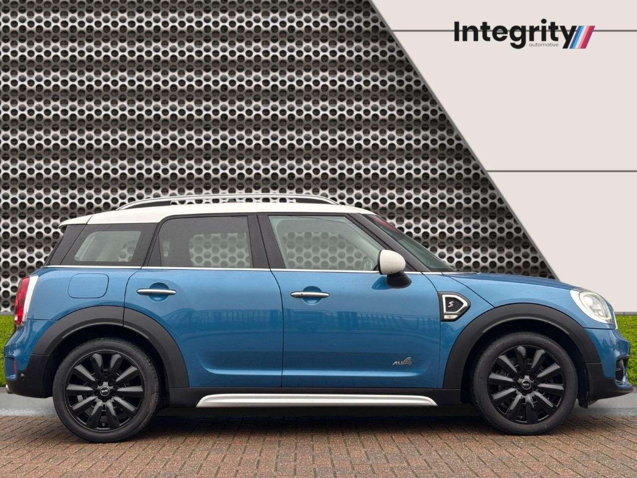 A 2017 MINI COUNTRYMAN 2.0 Cooper S SUV 5dr Petrol Manual ALL4 Euro 6 (s/s) (192 ps) Over £14k of A 2017 MINI COUNTRYMAN 2.0 Cooper S SUV 5dr Petrol Manual ALL4 Euro 6 (s/s) (192 ps) Over £14k of