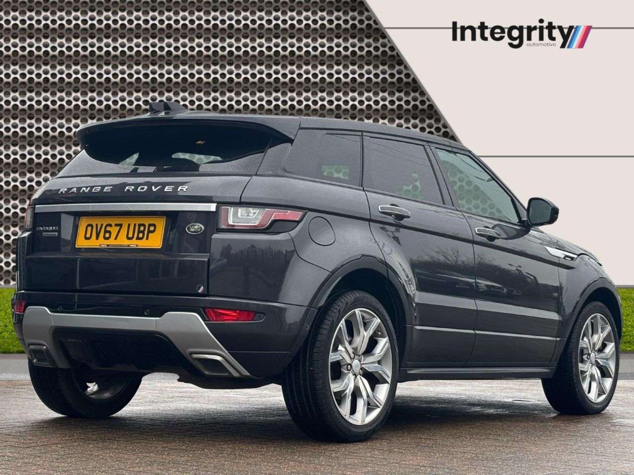 A 2017 LAND ROVER RANGE ROVER EVOQUE 2.0 Si4 Autobiography SUV 5dr Petrol Auto 4WD Euro 6 (s/s) (290 bhp) 2 Owne A 2017 LAND ROVER RANGE ROVER EVOQUE 2.0 Si4 Autobiography SUV 5dr Petrol Auto 4WD Euro 6 (s/s) (290 bhp) 2 Owne