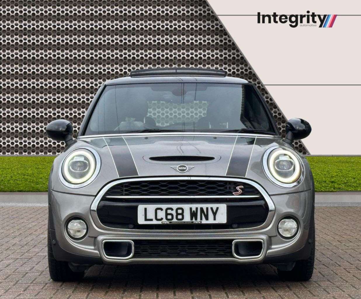 A 2018 MINI HATCH 2.0 Cooper S Exclusive Hatchback 3dr Petrol Steptronic Euro 6 (s/s) (192 ps A 2018 MINI HATCH 2.0 Cooper S Exclusive Hatchback 3dr Petrol Steptronic Euro 6 (s/s) (192 ps