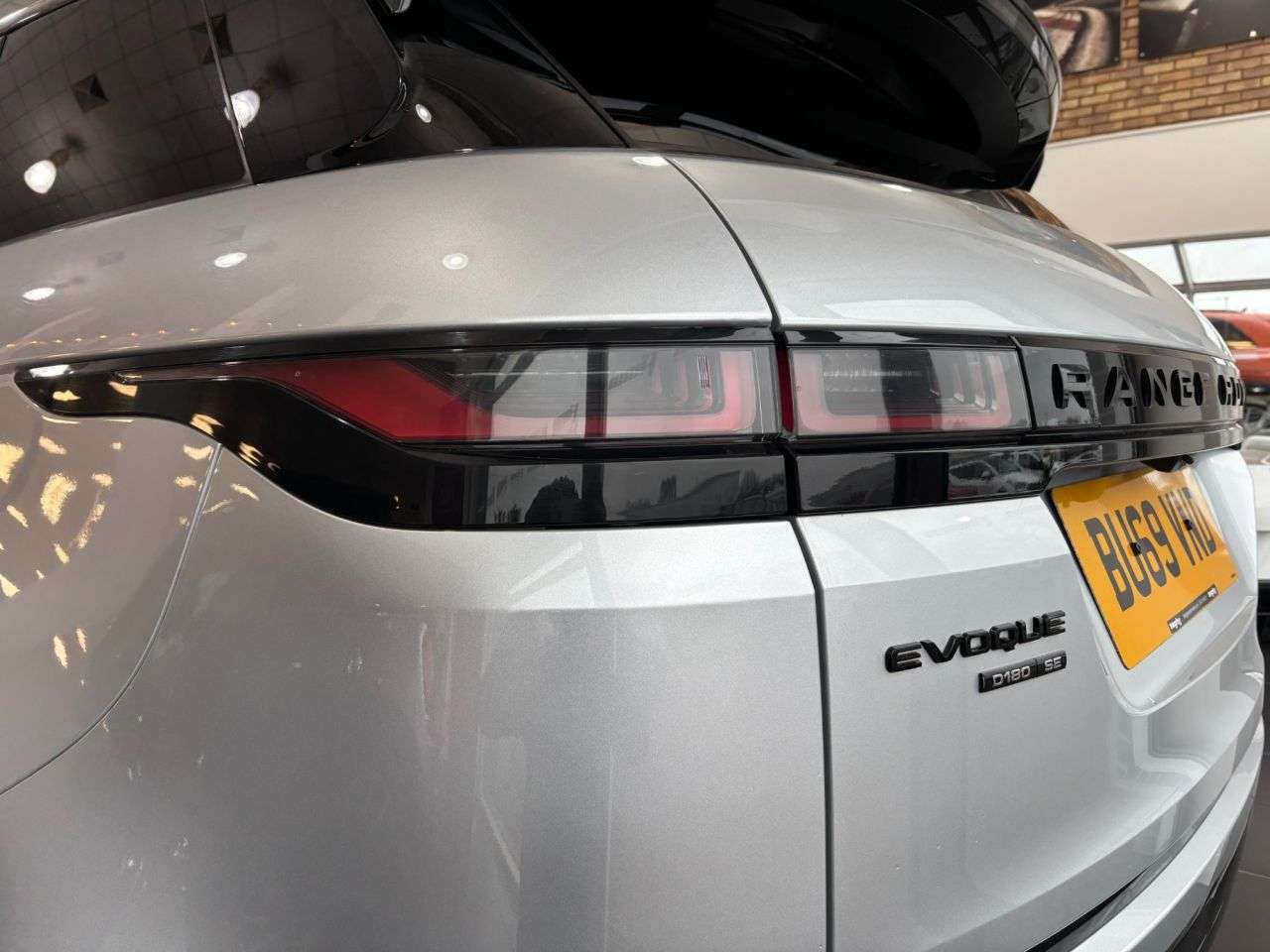 2020 LAND ROVER RANGE ROVER EVOQUE 2020 LAND ROVER RANGE ROVER EVOQUE