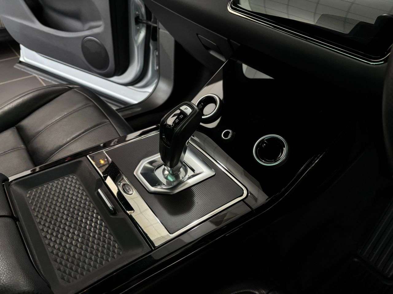 2020 LAND ROVER RANGE ROVER EVOQUE 2020 LAND ROVER RANGE ROVER EVOQUE