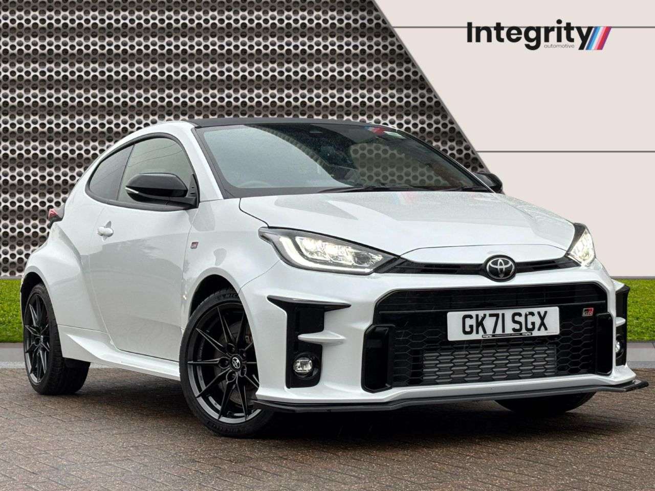 A 2021 TOYOTA YARIS 1.6T GR Circuit Hatchback 3dr Petrol Manual AWD Euro 6 (261 ps) 4 Services A 2021 TOYOTA YARIS 1.6T GR Circuit Hatchback 3dr Petrol Manual AWD Euro 6 (261 ps) 4 Services