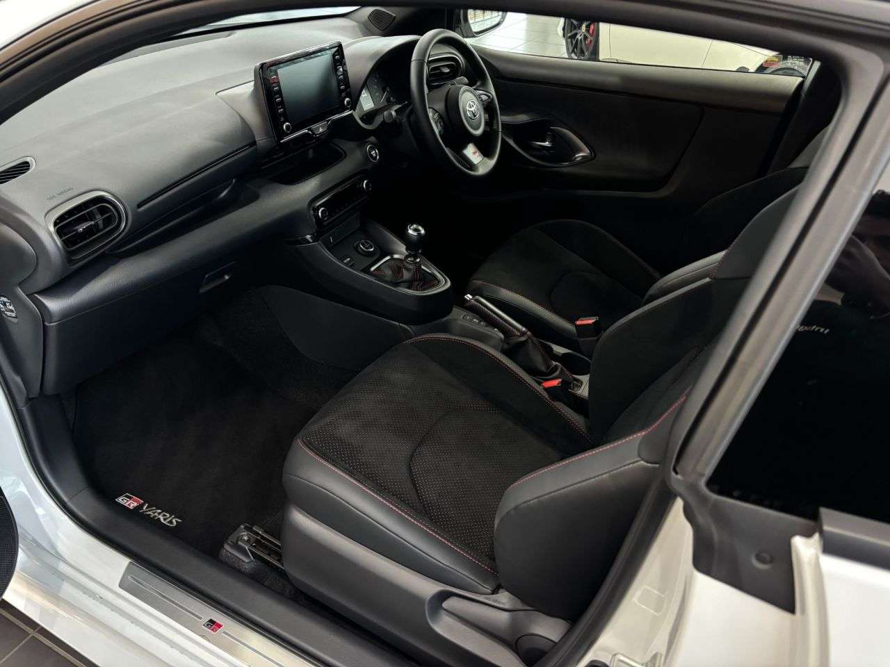 2021 TOYOTA YARIS 2021 TOYOTA YARIS