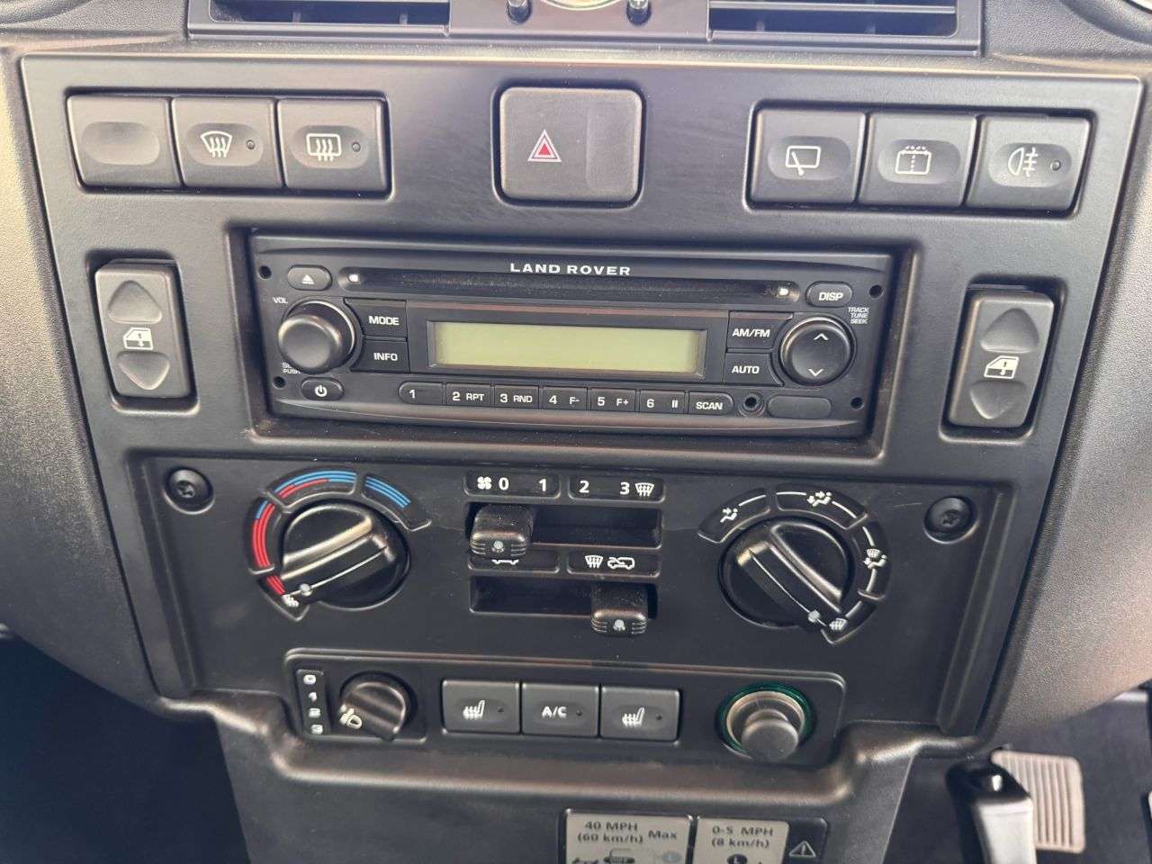 2009 LAND ROVER DEFENDER 2009 LAND ROVER DEFENDER