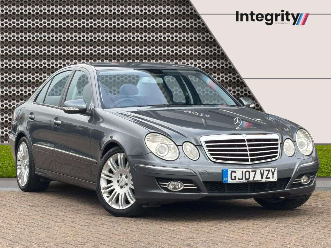 A 2007 MERCEDES-BENZ E-CLASS 3.0 E280 CDI Sport Saloon 4dr Diesel G-Tronic (199 g/km, 190 bhp) 15 Servic A 2007 MERCEDES-BENZ E-CLASS 3.0 E280 CDI Sport Saloon 4dr Diesel G-Tronic (199 g/km, 190 bhp) 15 Servic