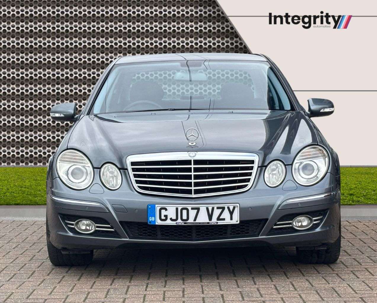 A 2007 MERCEDES-BENZ E-CLASS 3.0 E280 CDI Sport Saloon 4dr Diesel G-Tronic (199 g/km, 190 bhp) 15 Servic A 2007 MERCEDES-BENZ E-CLASS 3.0 E280 CDI Sport Saloon 4dr Diesel G-Tronic (199 g/km, 190 bhp) 15 Servic