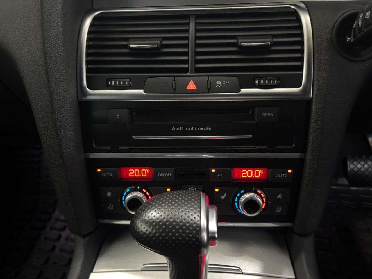 2013 AUDI Q7 2013 AUDI Q7