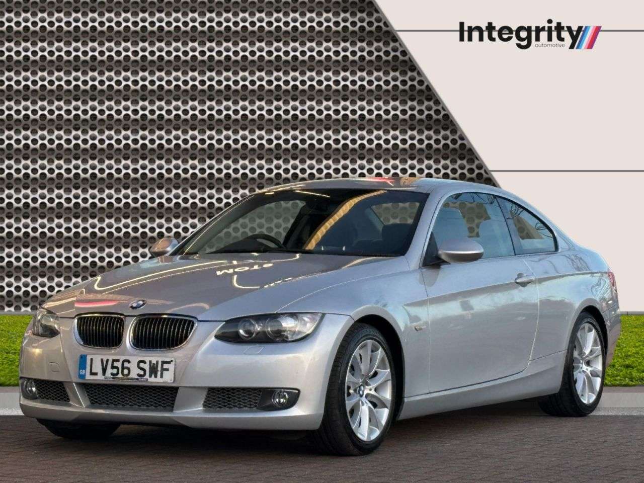 A 2006 BMW 3 SERIES 3.0 335i SE Coupe 2dr Petrol Steptronic Euro 4 (306 ps) 12 BMW Services - L A 2006 BMW 3 SERIES 3.0 335i SE Coupe 2dr Petrol Steptronic Euro 4 (306 ps) 12 BMW Services - L