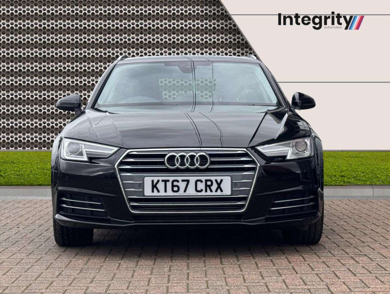 A 2017 AUDI A4 AVANT 2.0 TFSI Sport Estate 5dr Petrol S Tronic Euro 6 (s/s) (190 ps) Smartphone A 2017 AUDI A4 AVANT 2.0 TFSI Sport Estate 5dr Petrol S Tronic Euro 6 (s/s) (190 ps) Smartphone