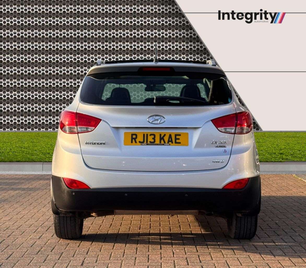 A 2013 HYUNDAI IX35 2.0 CRDi Premium SUV 5dr Diesel Auto 4WD Euro 5 (184 ps) Pan Roof | Cruise A 2013 HYUNDAI IX35 2.0 CRDi Premium SUV 5dr Diesel Auto 4WD Euro 5 (184 ps) Pan Roof | Cruise