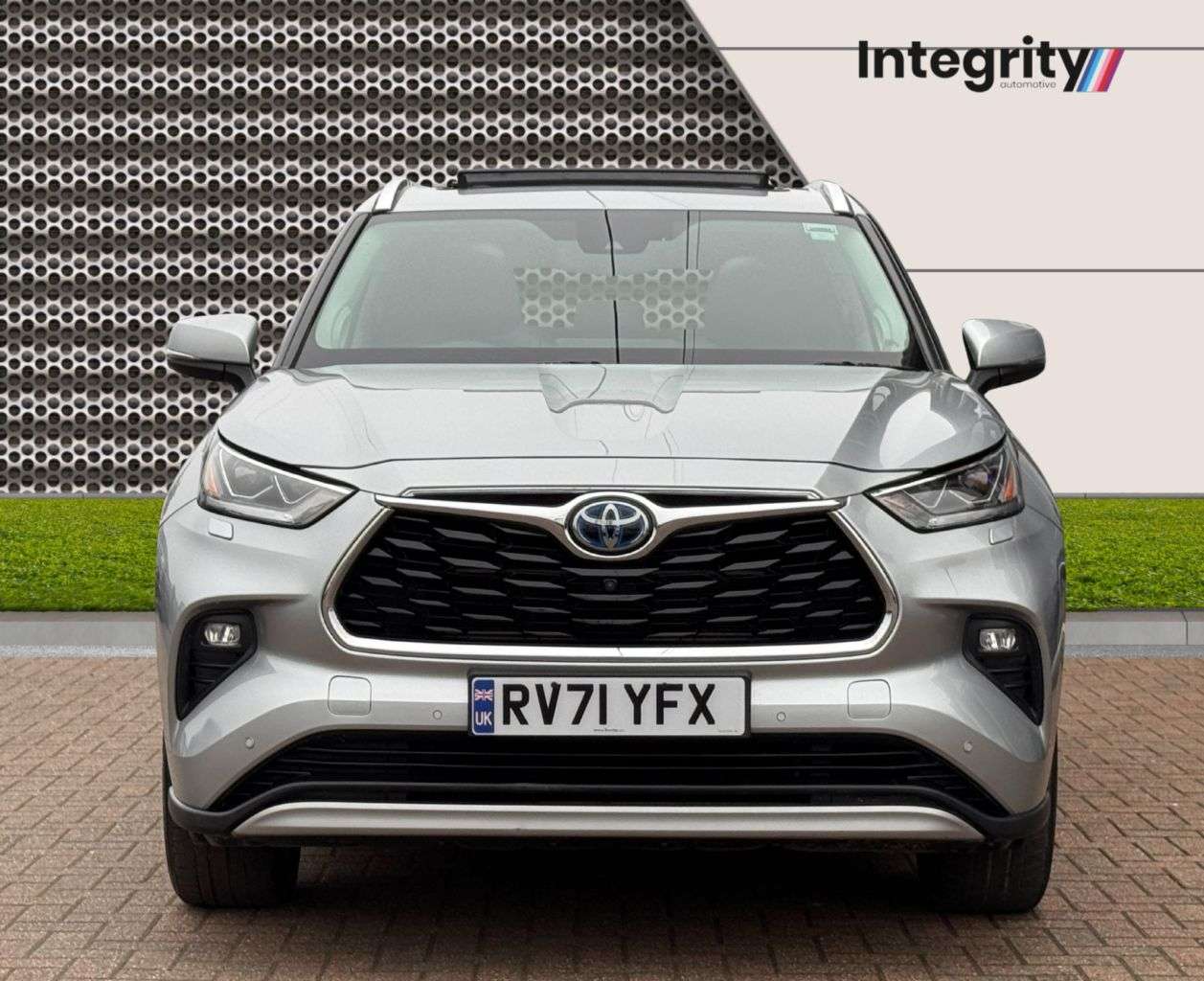 A 2021 TOYOTA HIGHLANDER 2.5 VVT-h Excel SUV 5dr Petrol Hybrid CVT 4WD Euro 6 (s/s) (248 ps) Protect A 2021 TOYOTA HIGHLANDER 2.5 VVT-h Excel SUV 5dr Petrol Hybrid CVT 4WD Euro 6 (s/s) (248 ps) Protect