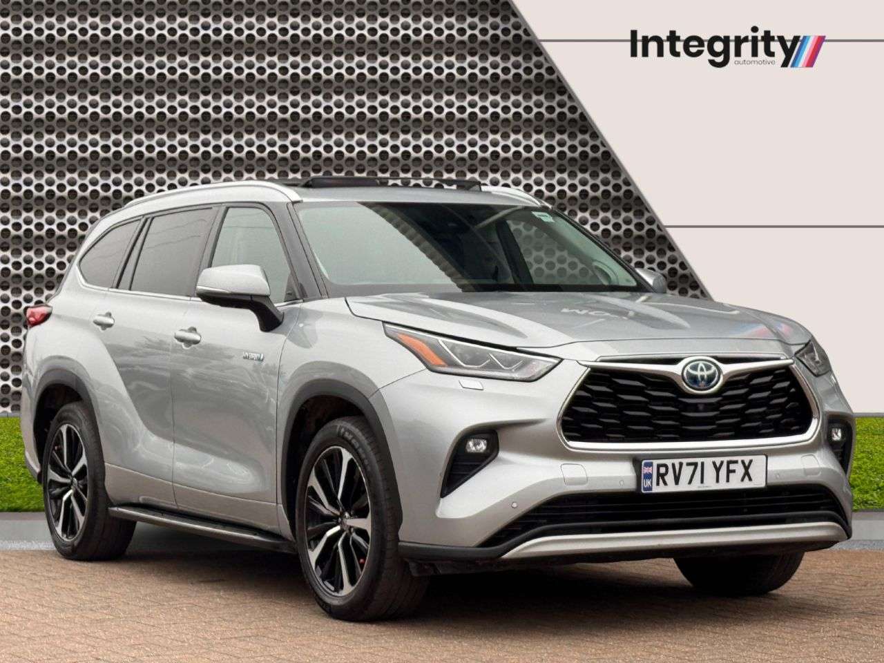 A 2021 TOYOTA HIGHLANDER 2.5 VVT-h Excel SUV 5dr Petrol Hybrid CVT 4WD Euro 6 (s/s) (248 ps) Protect A 2021 TOYOTA HIGHLANDER 2.5 VVT-h Excel SUV 5dr Petrol Hybrid CVT 4WD Euro 6 (s/s) (248 ps) Protect