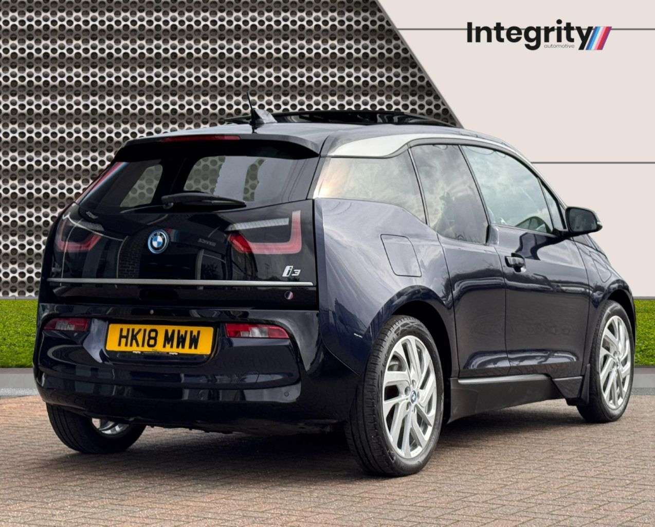 A 2018 BMW I3 33kWh Hatchback 5dr Petrol Plug-in Hybrid Auto Euro 6 (s/s) (Range Extender A 2018 BMW I3 33kWh Hatchback 5dr Petrol Plug-in Hybrid Auto Euro 6 (s/s) (Range Extender