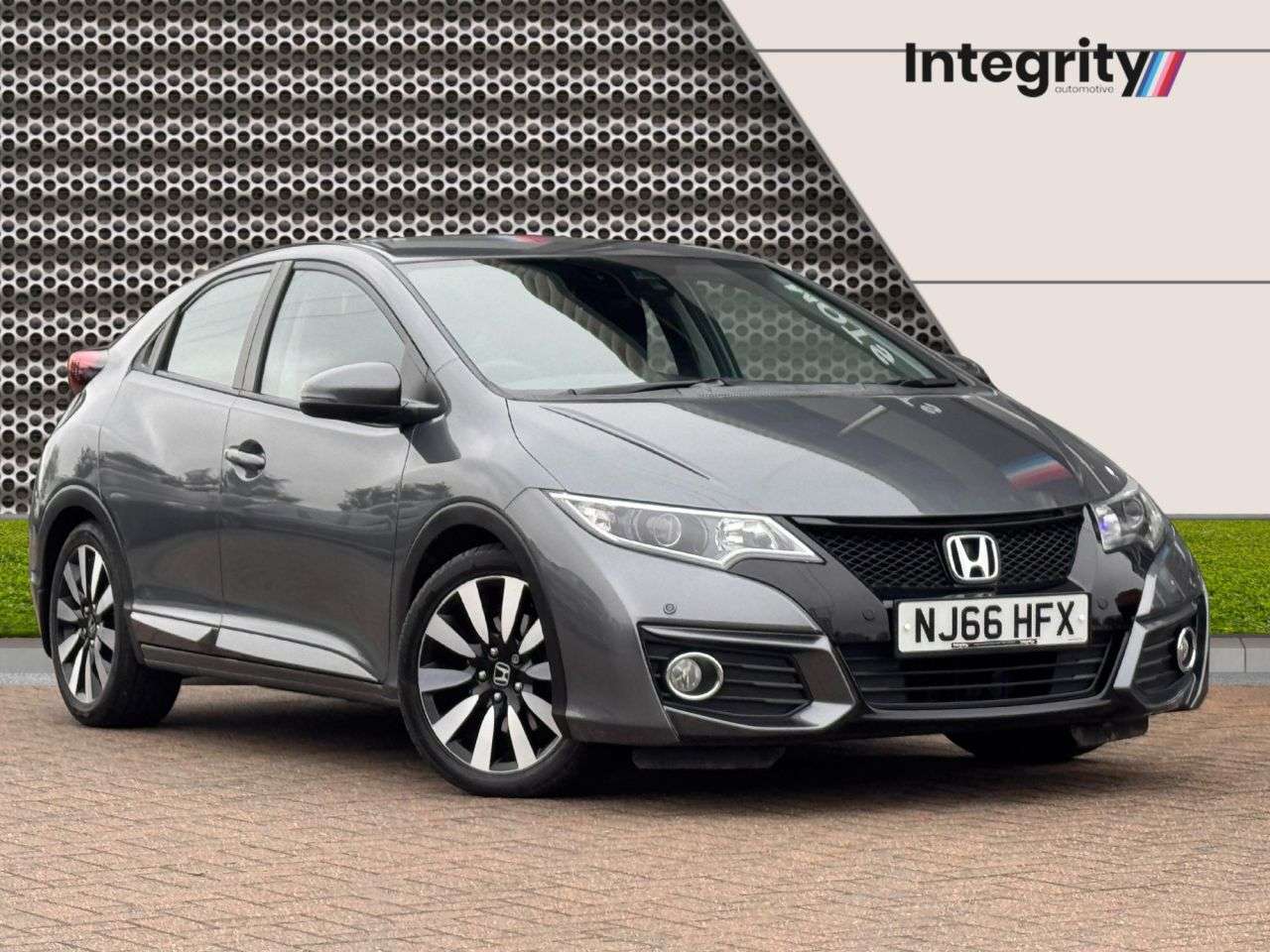 A 2017 HONDA CIVIC 1.8 i-VTEC SE Plus (Navi) Hatchback 5dr Petrol Manual Euro 6 (s/s) (142 ps) A 2017 HONDA CIVIC 1.8 i-VTEC SE Plus (Navi) Hatchback 5dr Petrol Manual Euro 6 (s/s) (142 ps)