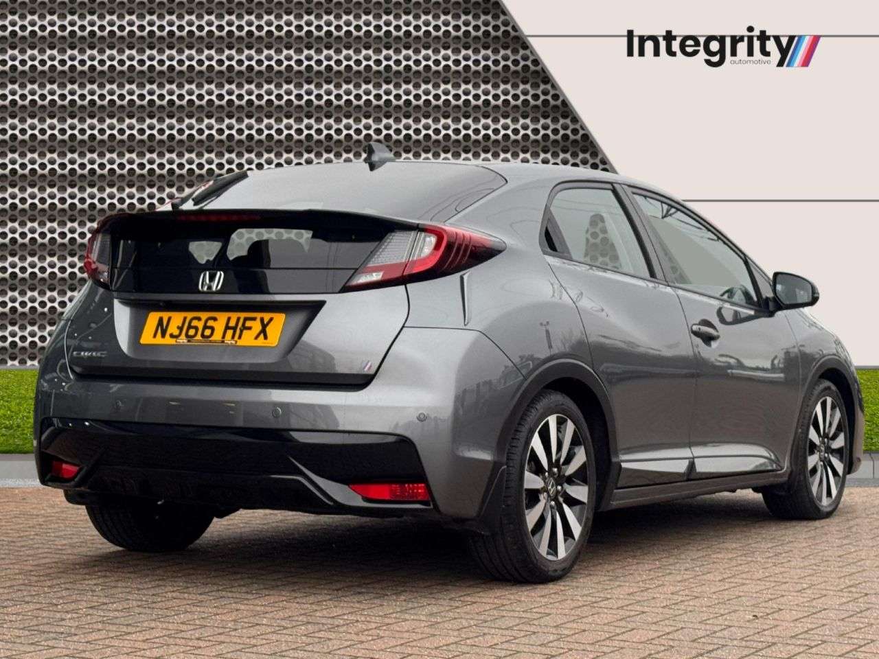 A 2017 HONDA CIVIC 1.8 i-VTEC SE Plus (Navi) Hatchback 5dr Petrol Manual Euro 6 (s/s) (142 ps) A 2017 HONDA CIVIC 1.8 i-VTEC SE Plus (Navi) Hatchback 5dr Petrol Manual Euro 6 (s/s) (142 ps)