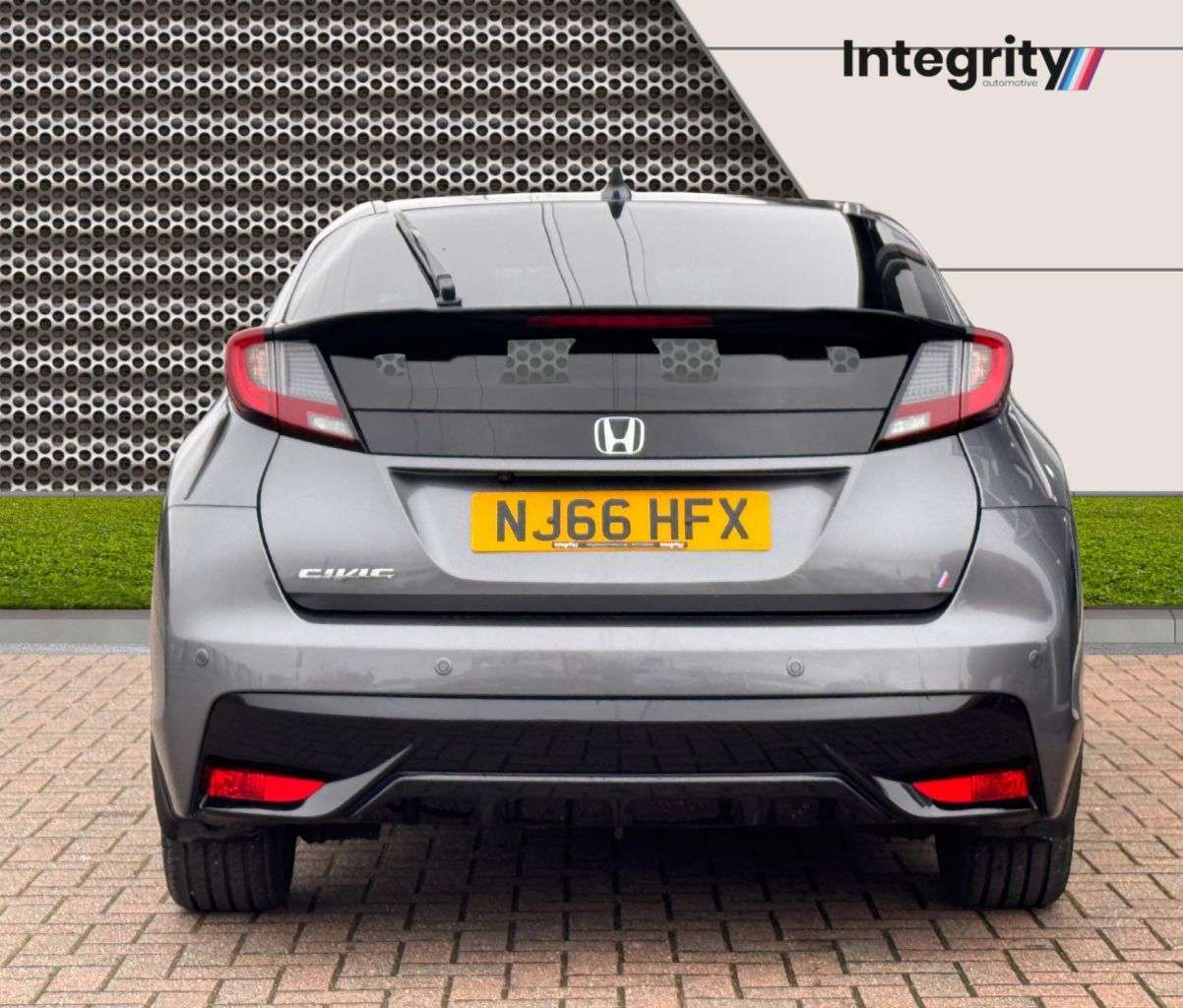 A 2017 HONDA CIVIC 1.8 i-VTEC SE Plus (Navi) Hatchback 5dr Petrol Manual Euro 6 (s/s) (142 ps) A 2017 HONDA CIVIC 1.8 i-VTEC SE Plus (Navi) Hatchback 5dr Petrol Manual Euro 6 (s/s) (142 ps)