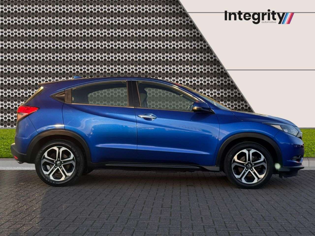 A 2018 HONDA HR-V 1.5 i-VTEC SE SUV 5dr Petrol Manual Euro 6 (s/s) (130 ps) Front & Rear Sens A 2018 HONDA HR-V 1.5 i-VTEC SE SUV 5dr Petrol Manual Euro 6 (s/s) (130 ps) Front & Rear Sens