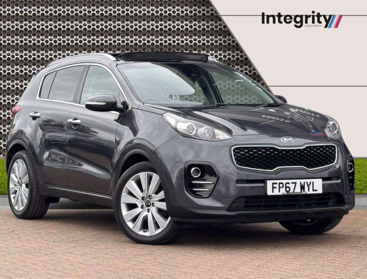 A 2017 KIA SPORTAGE 1.7 CRDi 3 SUV 5dr Diesel DCT Euro 6 (s/s) (139 bhp) Pan Roof | JBL | CarPl A 2017 KIA SPORTAGE 1.7 CRDi 3 SUV 5dr Diesel DCT Euro 6 (s/s) (139 bhp) Pan Roof | JBL | CarPl