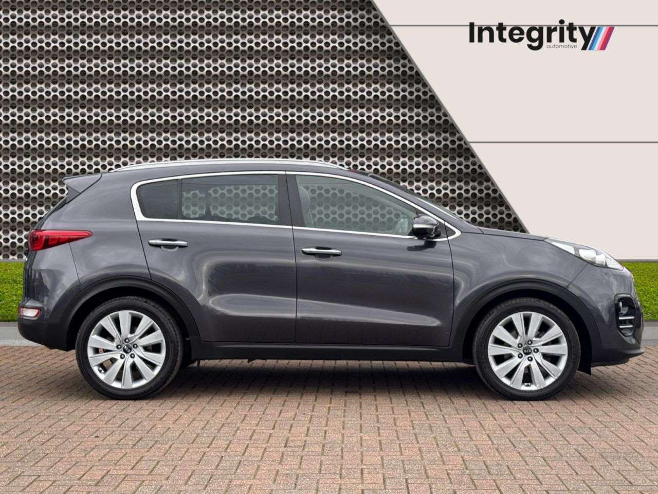 A 2017 KIA SPORTAGE 1.7 CRDi 3 SUV 5dr Diesel DCT Euro 6 (s/s) (139 bhp) Pan Roof | JBL | CarPl A 2017 KIA SPORTAGE 1.7 CRDi 3 SUV 5dr Diesel DCT Euro 6 (s/s) (139 bhp) Pan Roof | JBL | CarPl