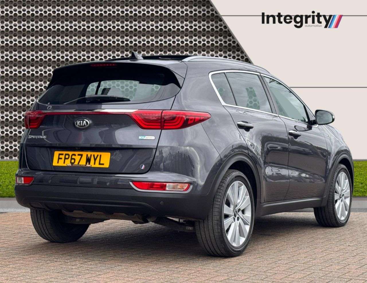 A 2017 KIA SPORTAGE 1.7 CRDi 3 SUV 5dr Diesel DCT Euro 6 (s/s) (139 bhp) Pan Roof | JBL | CarPl A 2017 KIA SPORTAGE 1.7 CRDi 3 SUV 5dr Diesel DCT Euro 6 (s/s) (139 bhp) Pan Roof | JBL | CarPl