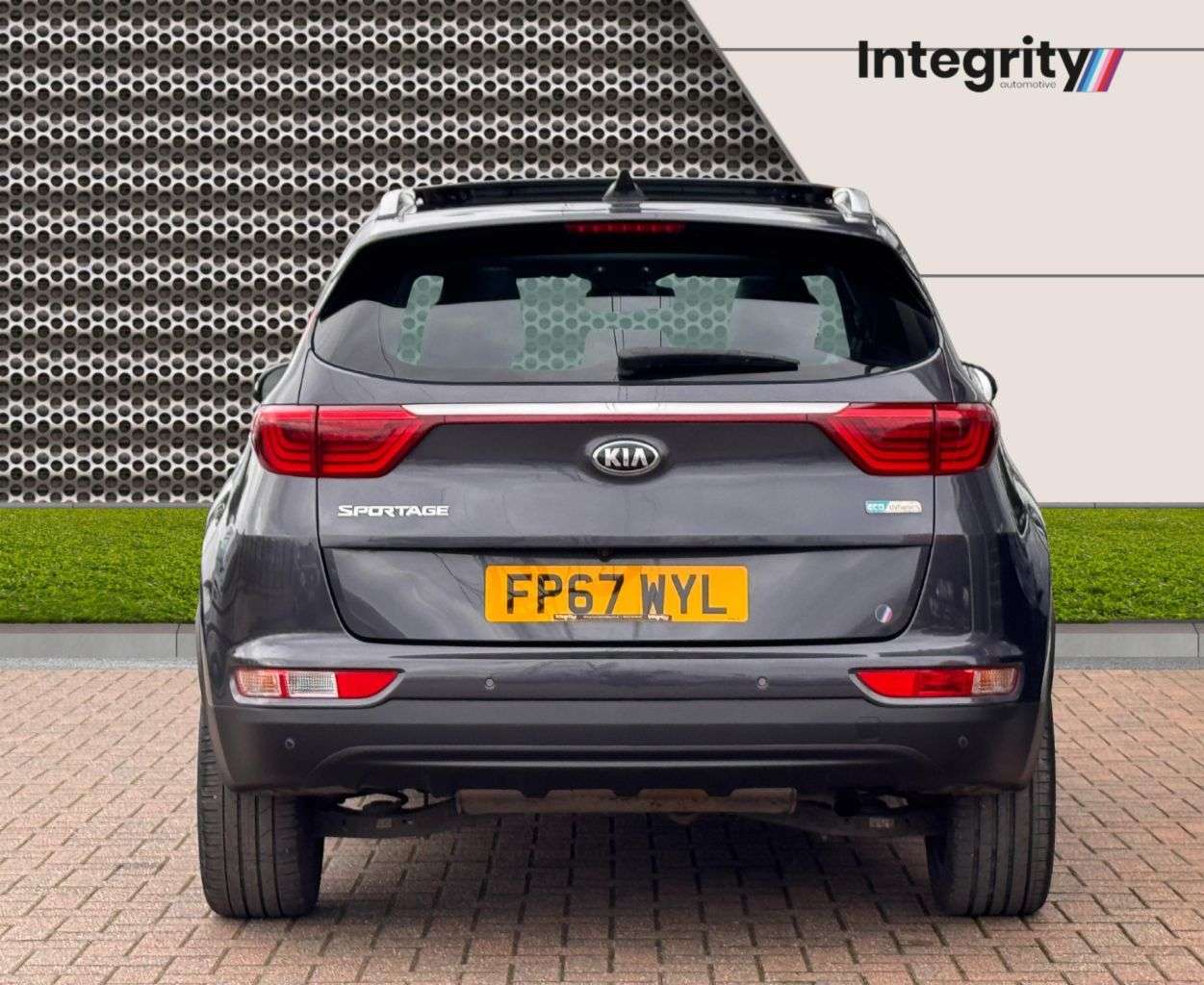 A 2017 KIA SPORTAGE 1.7 CRDi 3 SUV 5dr Diesel DCT Euro 6 (s/s) (139 bhp) Pan Roof | JBL | CarPl A 2017 KIA SPORTAGE 1.7 CRDi 3 SUV 5dr Diesel DCT Euro 6 (s/s) (139 bhp) Pan Roof | JBL | CarPl