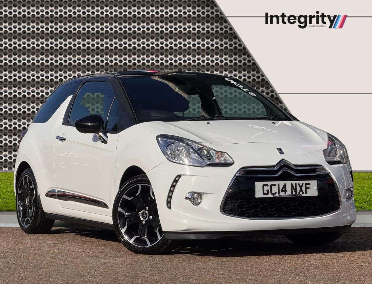 A 2014 CITROEN DS3 1.6 e-HDi Airdream DStyle Plus Hatchback 3dr Diesel Manual Euro 5 (s/s) (90 A 2014 CITROEN DS3 1.6 e-HDi Airdream DStyle Plus Hatchback 3dr Diesel Manual Euro 5 (s/s) (90