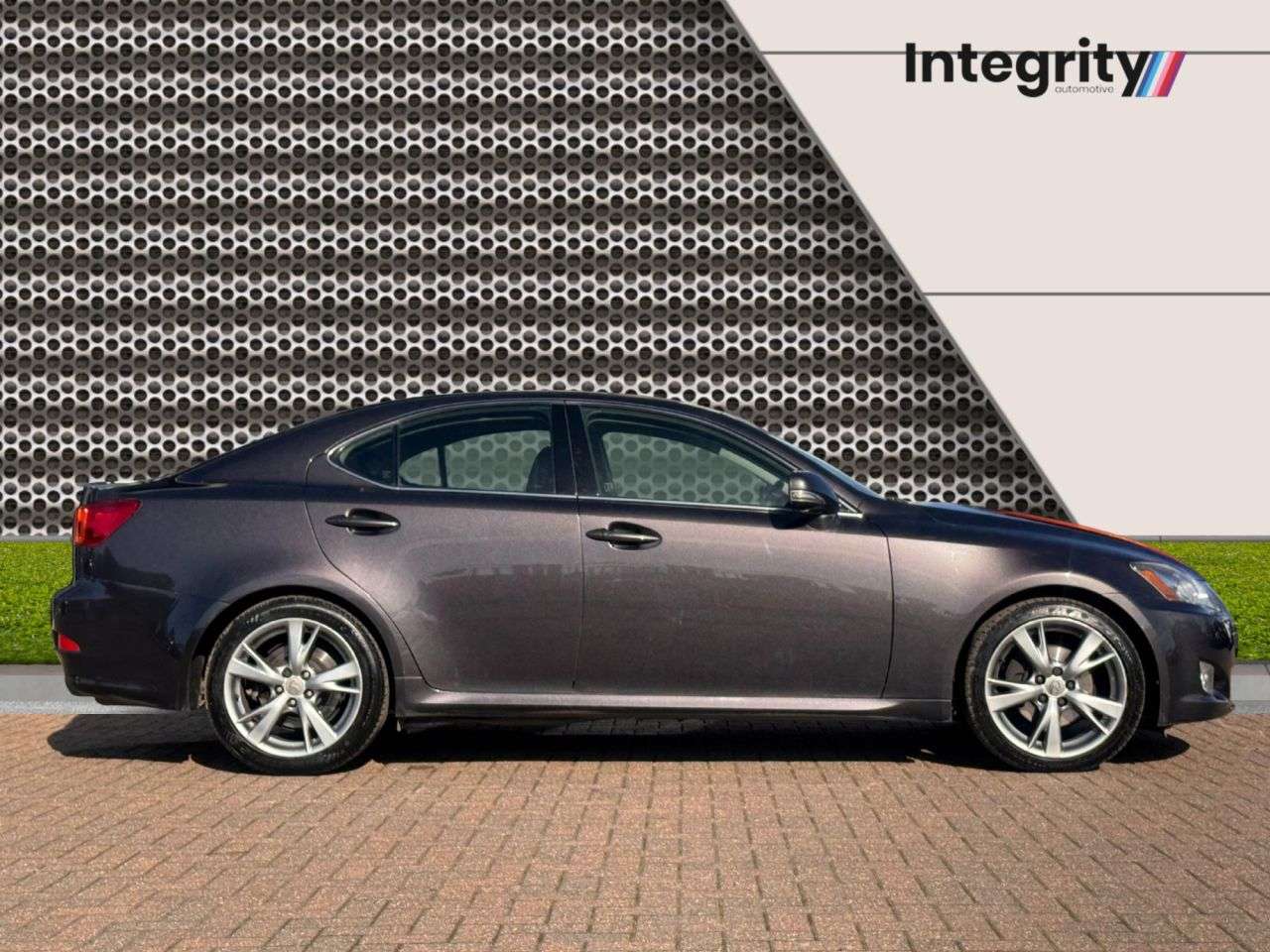 A 2009 LEXUS IS 2.5 250 SE-L Saloon 4dr Petrol Automatic (214 g/km, 204 bhp) 13 Services | A 2009 LEXUS IS 2.5 250 SE-L Saloon 4dr Petrol Automatic (214 g/km, 204 bhp) 13 Services |