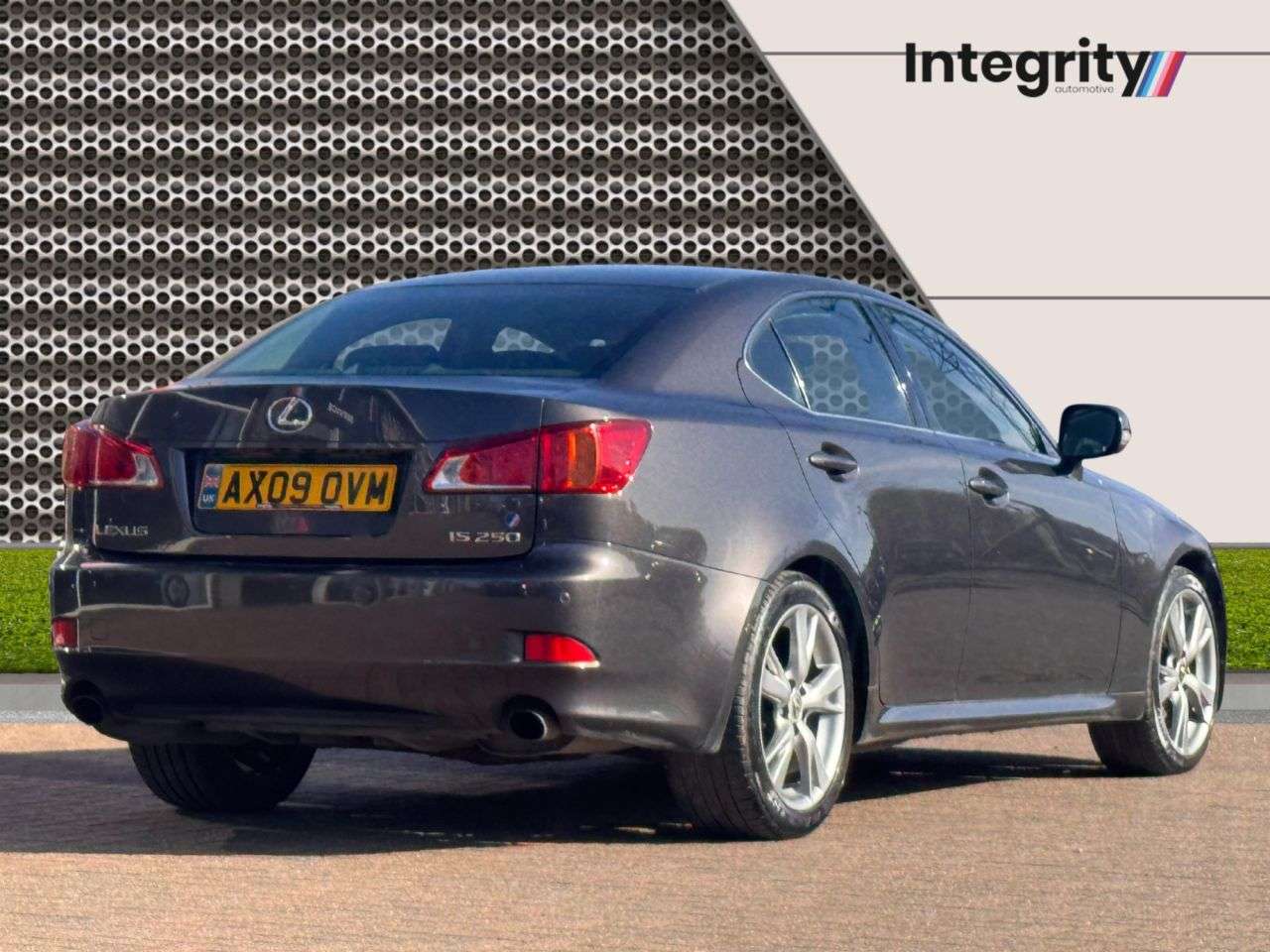 A 2009 LEXUS IS 2.5 250 SE-L Saloon 4dr Petrol Automatic (214 g/km, 204 bhp) 13 Services | A 2009 LEXUS IS 2.5 250 SE-L Saloon 4dr Petrol Automatic (214 g/km, 204 bhp) 13 Services |