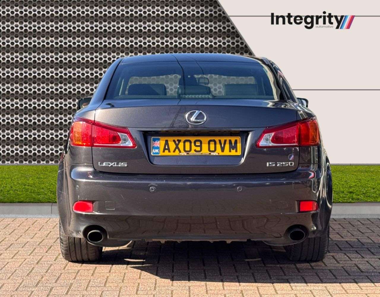 A 2009 LEXUS IS 2.5 250 SE-L Saloon 4dr Petrol Automatic (214 g/km, 204 bhp) 13 Services | A 2009 LEXUS IS 2.5 250 SE-L Saloon 4dr Petrol Automatic (214 g/km, 204 bhp) 13 Services |
