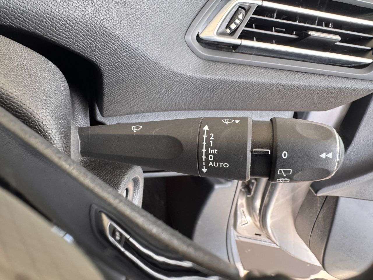 2017 PEUGEOT 308 SW 2017 PEUGEOT 308 SW