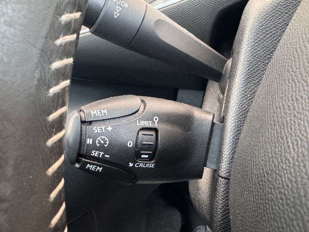2017 PEUGEOT 308 SW 2017 PEUGEOT 308 SW