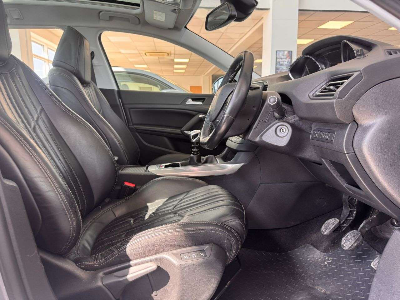 2017 PEUGEOT 308 SW 2017 PEUGEOT 308 SW