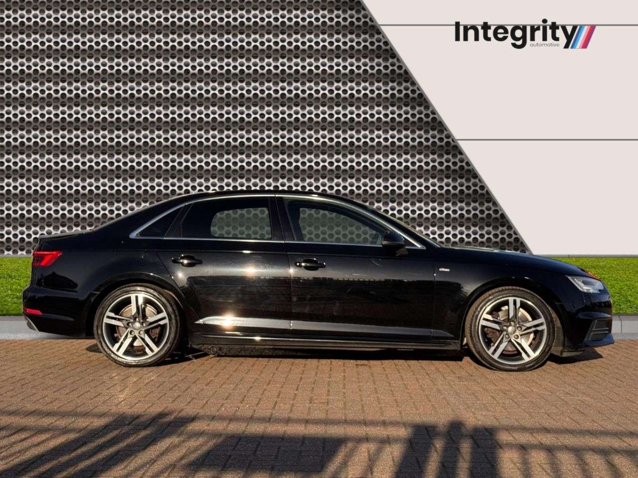 A 2017 AUDI A4 2.0 TDI ultra Sport Saloon 4dr Diesel Manual Euro 6 (s/s) (150 ps) A 2017 AUDI A4 2.0 TDI ultra Sport Saloon 4dr Diesel Manual Euro 6 (s/s) (150 ps)
