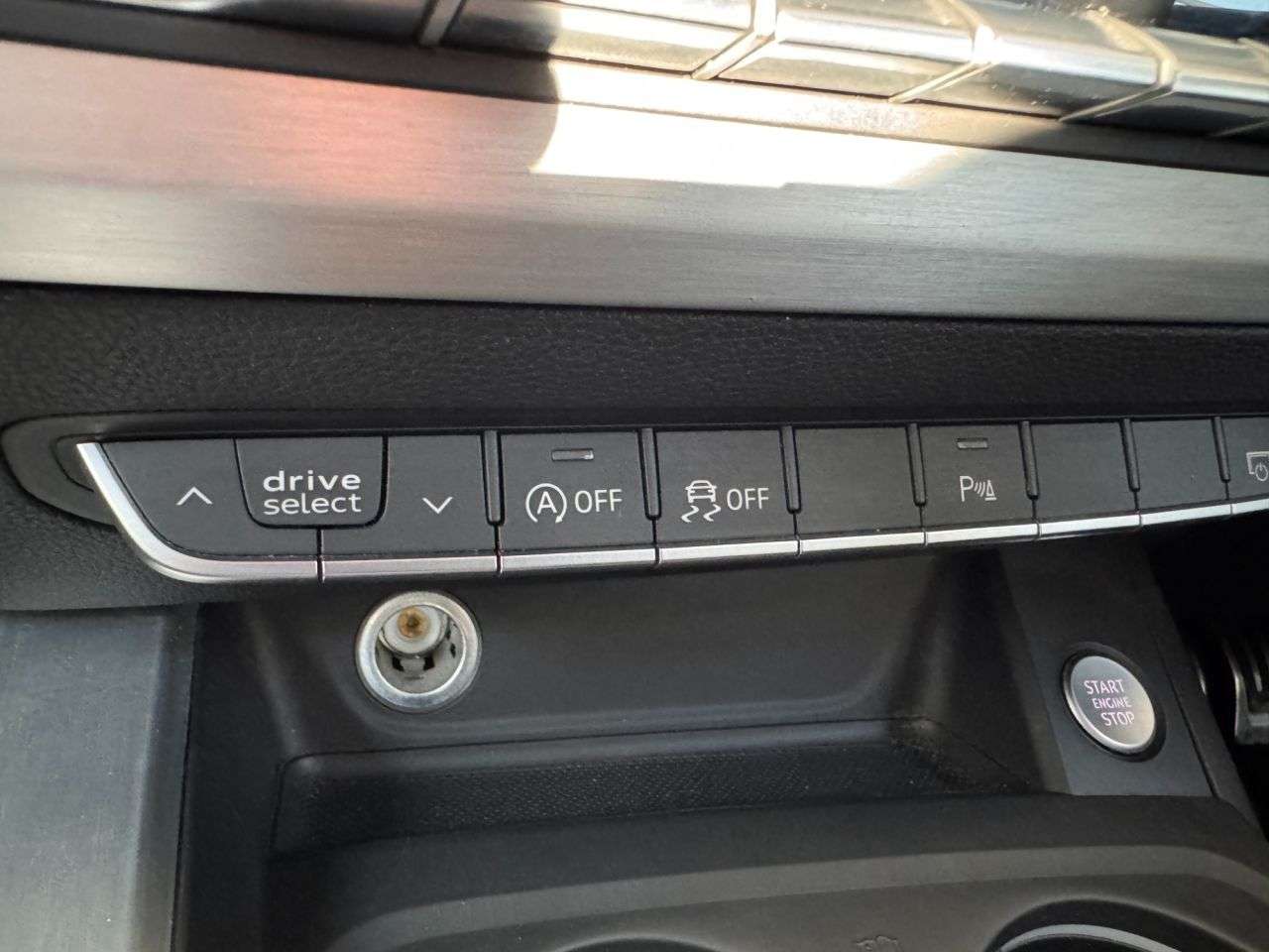 2017 AUDI A4 2017 AUDI A4