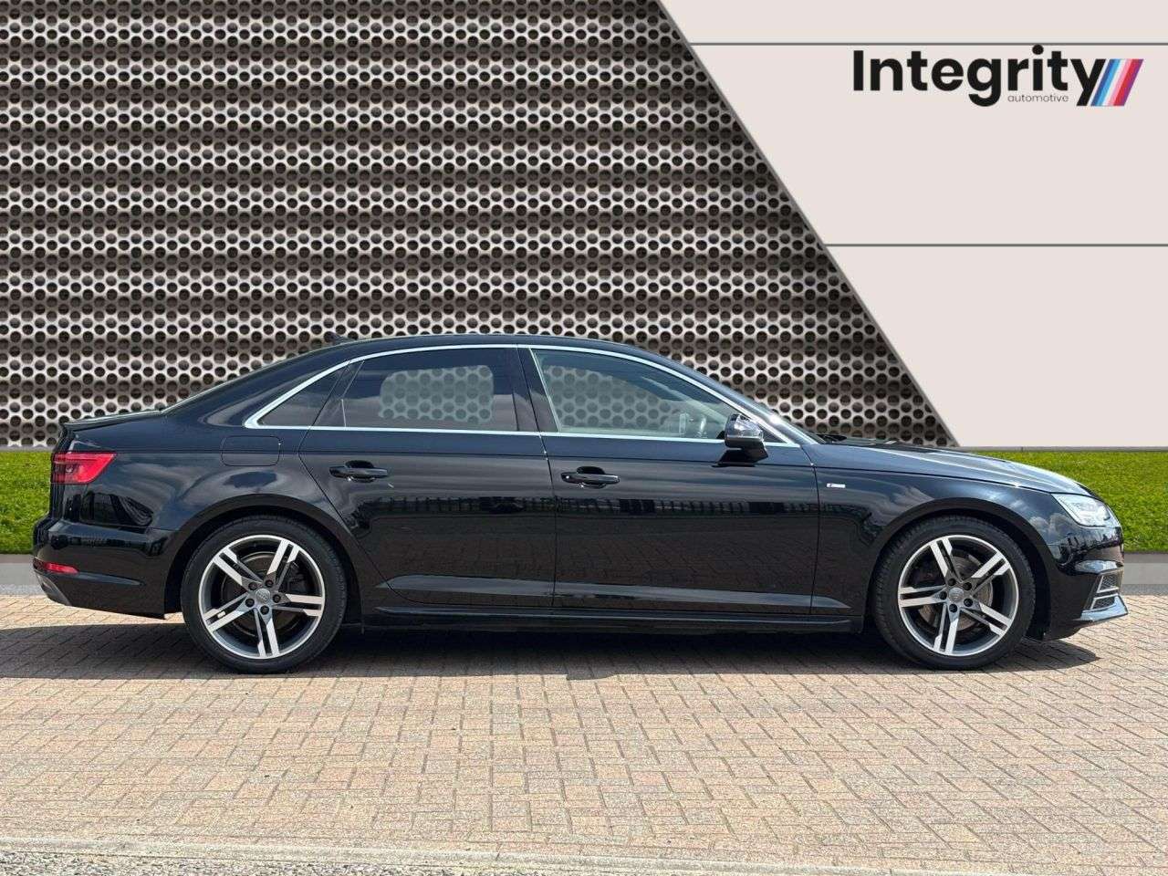 A 2017 AUDI A4 2.0 TDI ultra Sport Saloon 4dr Diesel Manual Euro 6 (s/s) (150 ps) Upgraded A 2017 AUDI A4 2.0 TDI ultra Sport Saloon 4dr Diesel Manual Euro 6 (s/s) (150 ps) Upgraded