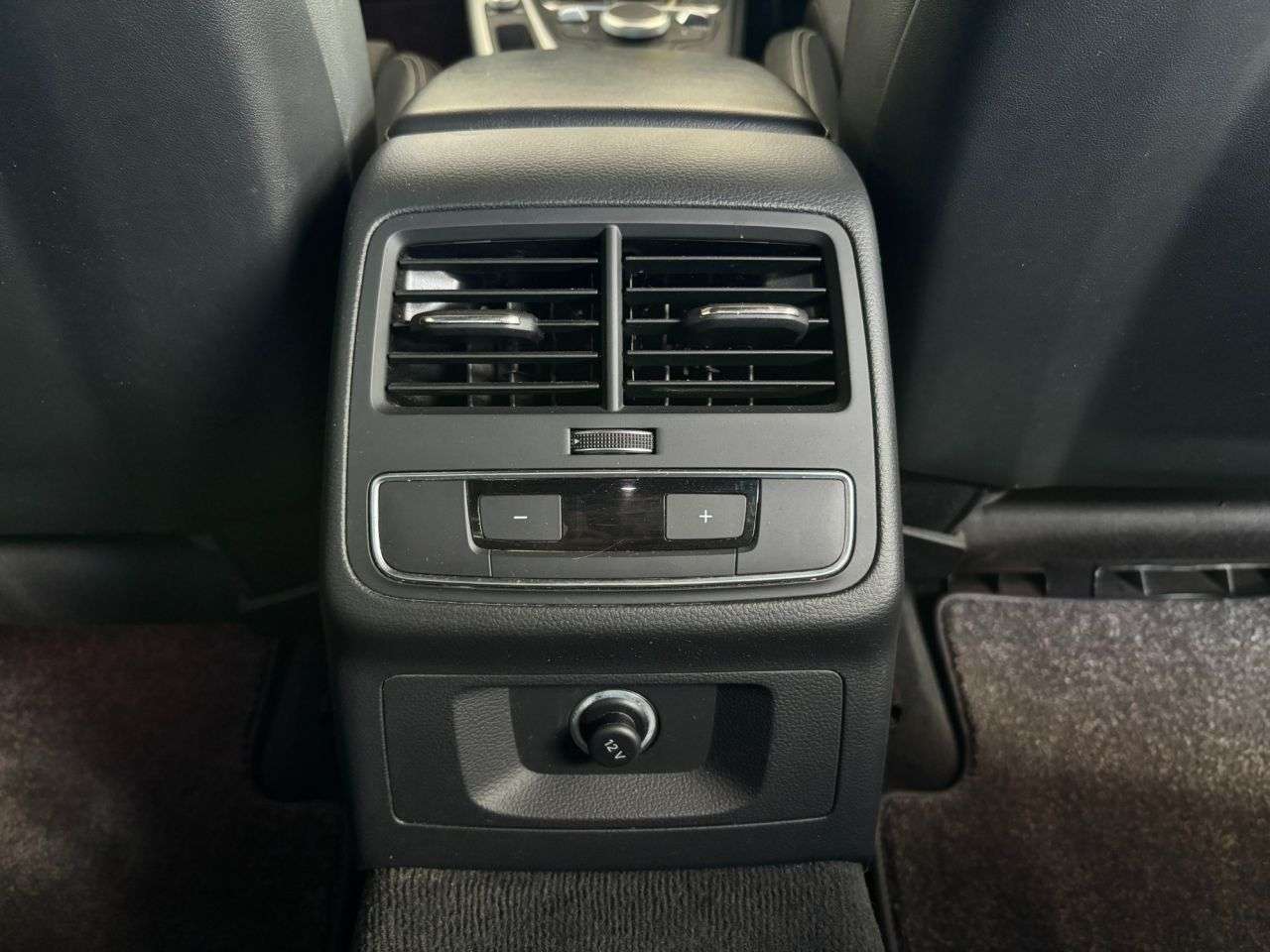 2017 AUDI A4 2017 AUDI A4
