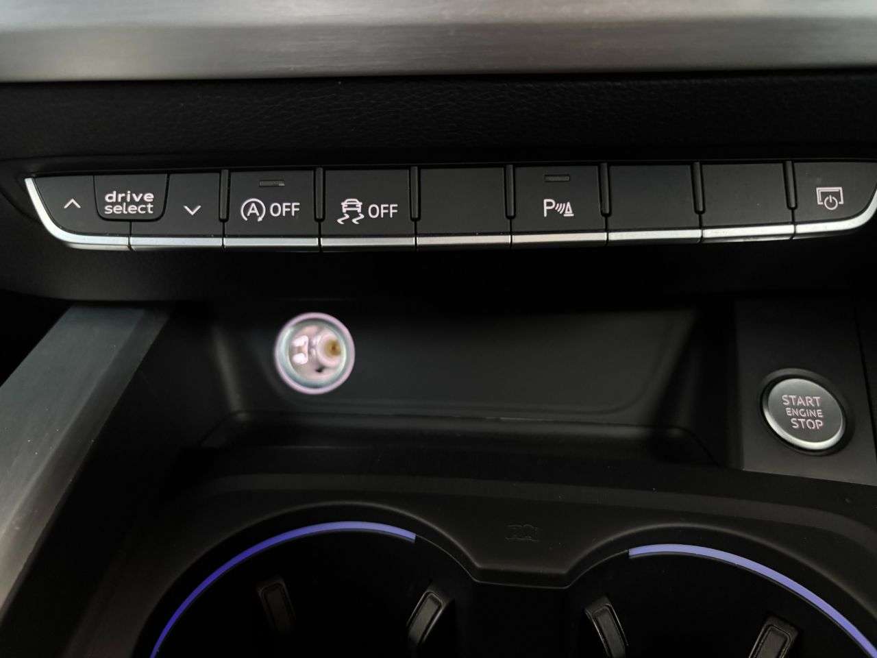 2017 AUDI A4 2017 AUDI A4