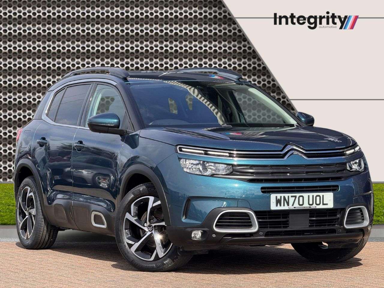 A 2020 CITROEN C5 AIRCROSS 1.2 PureTech Flair SUV 5dr Petrol Manual Euro 6 (s/s) (130 ps) Main Dealer A 2020 CITROEN C5 AIRCROSS 1.2 PureTech Flair SUV 5dr Petrol Manual Euro 6 (s/s) (130 ps) Main Dealer