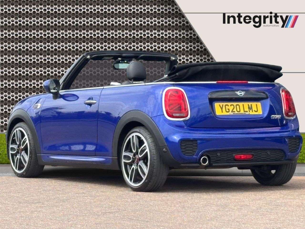 A 2020 MINI CONVERTIBLE 1.5 Cooper Sport Convertible 2dr Petrol Manual Euro 6 (s/s) (136 ps) Comfor A 2020 MINI CONVERTIBLE 1.5 Cooper Sport Convertible 2dr Petrol Manual Euro 6 (s/s) (136 ps) Comfor