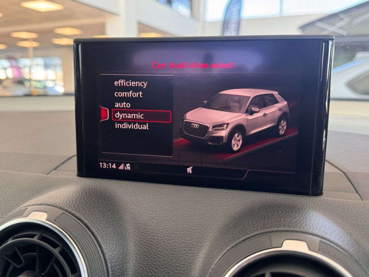 2019 AUDI SQ2 2019 AUDI SQ2